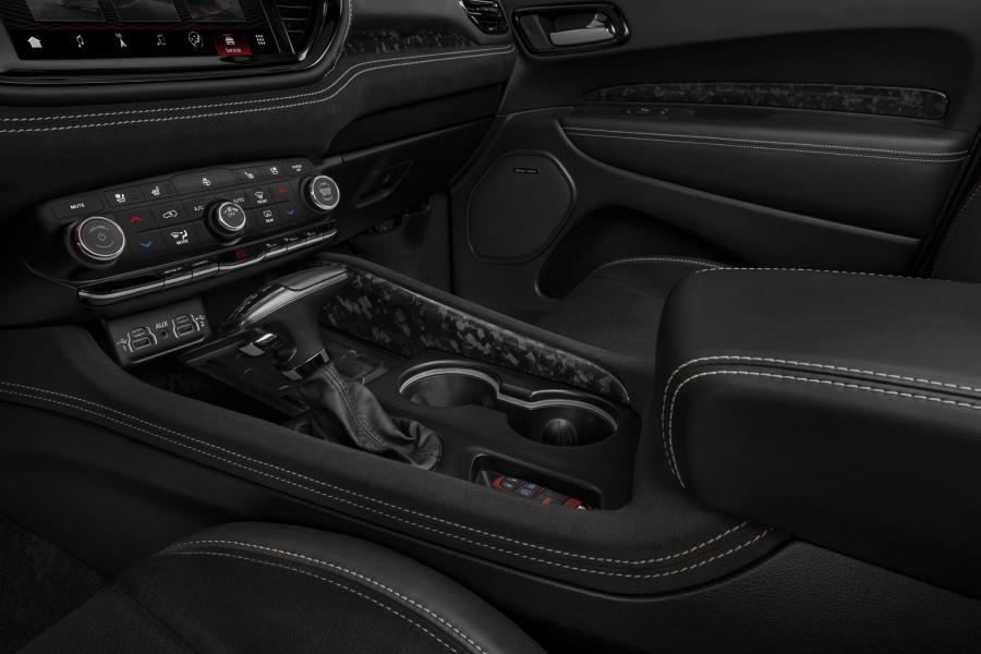 Интерьер Dodge Durango SRT Hellcat (WD) 2021 года  (фото 59 из 69)